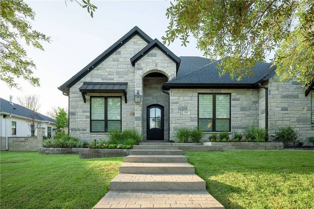 Custom home and roof in the Miramont neighborhood of Bryan, TX.